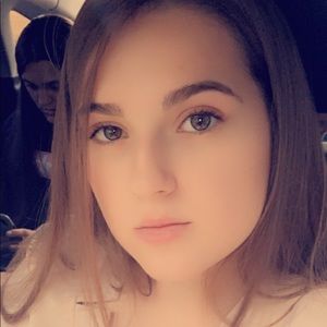 Meet your Posher, Yoana